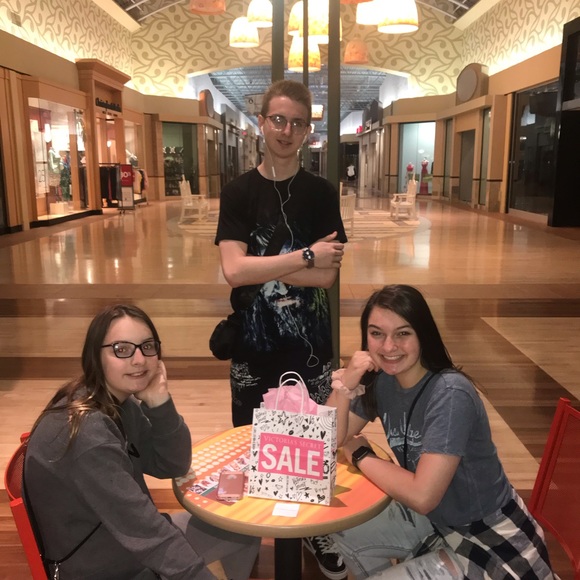 Our meet the Posher story ❤️ - Picture 11 of 16